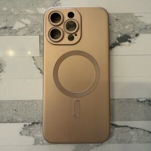 iPhone 15 Pro 6.1” Magsafe Case in Champagne Gold